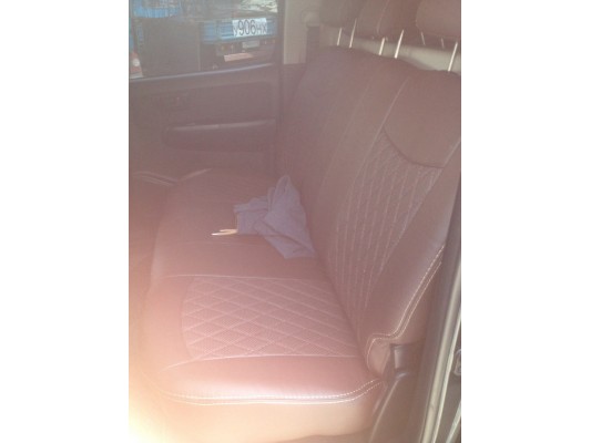 Авточехлы на Toyota Hilux