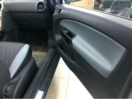 Перетяжка дверных карт